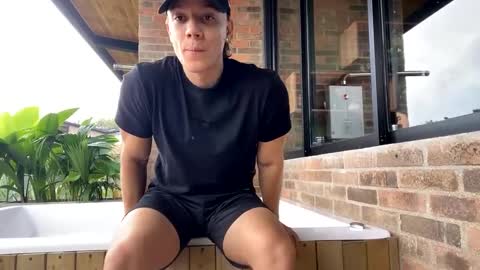 Jonathan Danielss  online show from 02/22/25, 04:09