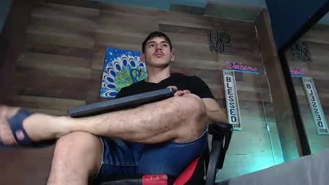 jonathancast08 online show from 10/13/25, 07:36