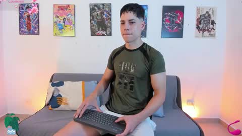 Instagram jonathanfit14 online show from 11/12/25, 09:14