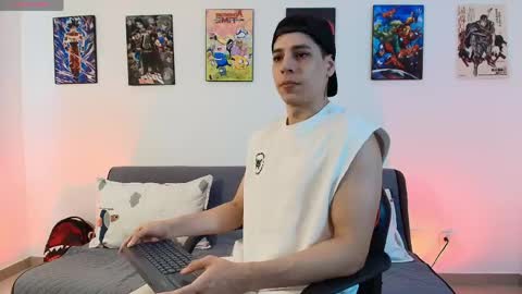 Instagram jonathanfit14 online show from 04/12/26, 08:03