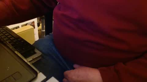 Snapshot of joncpics chatting on 12/18/24, 12:43 joncpics online show from 12/18/24, 12:43