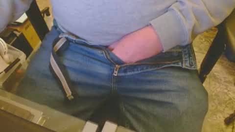 Snapshot of joncpics chatting on 02/05/25, 02:51 joncpics online show from 02/05/25, 02:51