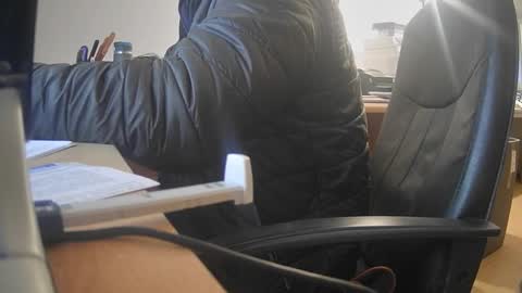 Snapshot of jones75_hd chatting on 12/19/25, 03:41 Adi online show from 12/19/25, 03:41