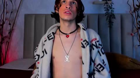 jonny_gilbert online show from 11/18/25, 12:42