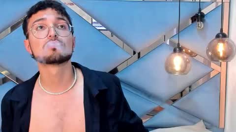 Snapshot of jonnygreey chatting on 11/23/25, 07:13 JonnyGreey online show from 11/23/25, 07:13