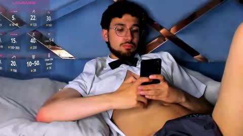 Snapshot of jonnygreey chatting on 12/01/25, 07:30 JonnyGreey online show from 12/01/25, 07:30