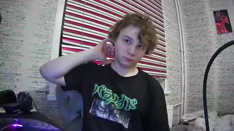 Snapshot of jonnymyloka chatting on 12/24/24, 11:33 JONNY online show from 12/24/24, 11:33