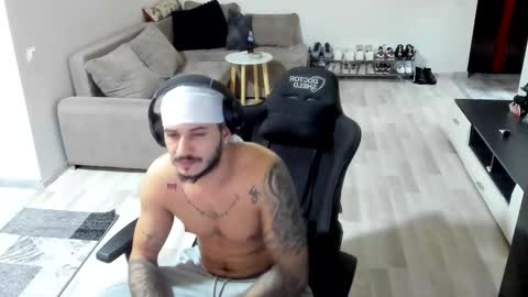 jonnyporn1 online show from 01/12/26, 08:03