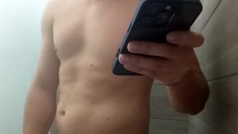 Snapshot of jorgelatino1919 chatting on 02/22/26, 02:59 jorgelatino1919 online show from 02/22/26, 02:59