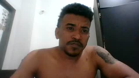 Snapshot of josebabilonia09 chatting on 08/10/26, 05:44 Anonimusjb online show from 08/10/26, 05:44