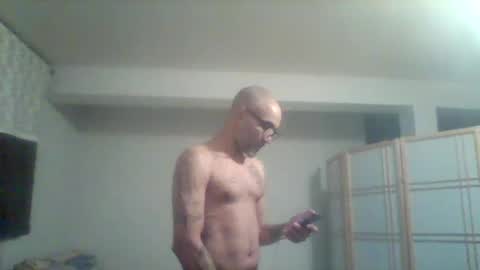 Snapshot of josephwj chatting on 03/09/26, 09:13 Br33z3 online show from 03/09/26, 09:13