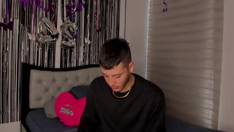 Snapshot of josh_and_dilany chatting on 02/03/25, 01:51 Dilany Josh online show from 02/03/25, 01:51