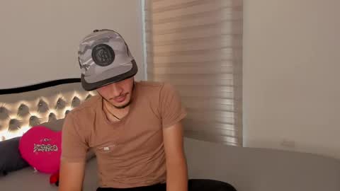 Snapshot of josh_and_dilany chatting on 02/18/25, 02:06 Dilany Josh online show from 02/18/25, 02:06