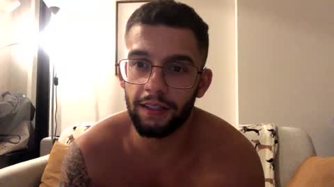 Snapshot of josh_xo chatting on 12/04/25, 04:27 josh_xo online show from 12/04/25, 04:27