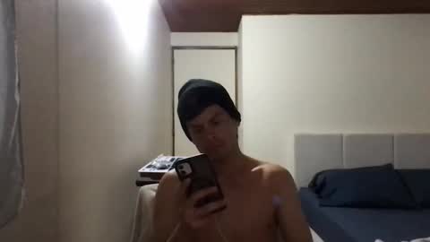 Nicolas online show from 05/02/26, 04:28
