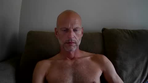 Snapshot of joshking2017 chatting on 05/25/26, 02:01 joshking2017 online show from 05/25/26, 02:01