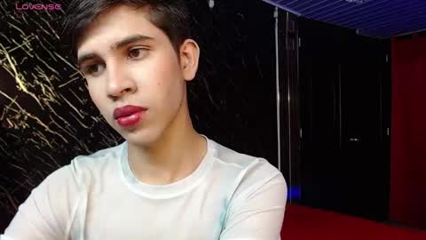 joshua_saenz_ online show from 06/01/26, 11:28