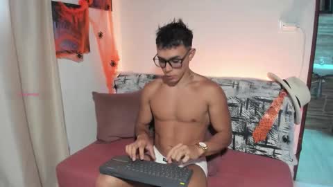 Im Jouliano online show from 10/23/25, 09:02