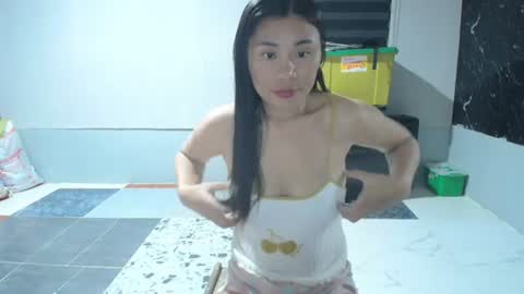Snapshot of jove_thefoxgirl chatting on 06/19/26, 12:20 lyn online show from 06/19/26, 12:20