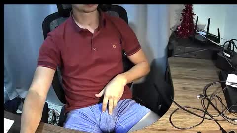 Snapshot of joven322 chatting on 12/02/25, 05:57 Matias online show from 12/02/25, 05:57