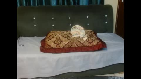 jovially queen online show from 03/07/25, 05:49