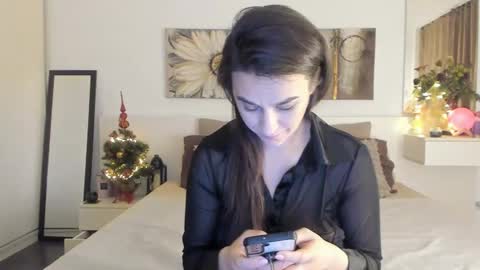 Snapshot of joycasidy chatting on 12/09/24, 06:03 CassidyJoy online show from 12/09/24, 06:03