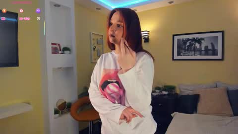 Snapshot of joyce_energy chatting on 12/14/25, 09:36 Joyce online show from 12/14/25, 09:36