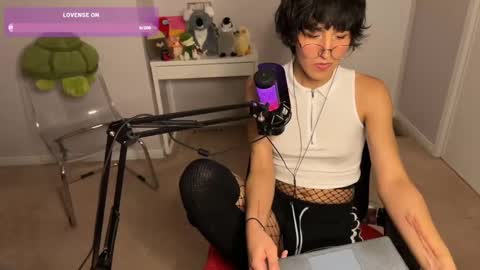 Snapshot of joystickjackie chatting on 12/12/24, 12:38 Jackie Joy online show from 12/12/24, 12:38