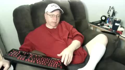 Snapshot of jpmel99 chatting on 12/13/25, 10:59 jpmel99 online show from 12/13/25, 10:59