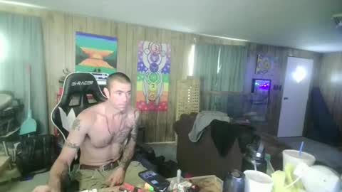 Snapshot of jrizzle1111 chatting on 11/23/25, 01:33 jrizzle1111 online show from 11/23/25, 01:33