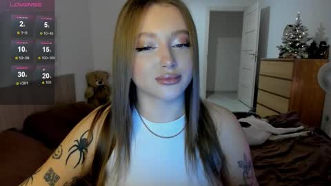 Snapshot of ju_lii chatting on 01/07/25, 02:19 Julia and Julia online show from 01/07/25, 02:19