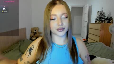 Snapshot of ju_lii chatting on 01/17/25, 02:28 Julia and Julia online show from 01/17/25, 02:28