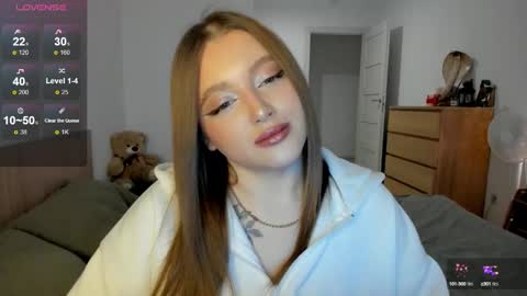 Snapshot of ju_lii chatting on 02/04/25, 02:32 Julia and Julia online show from 02/04/25, 02:32