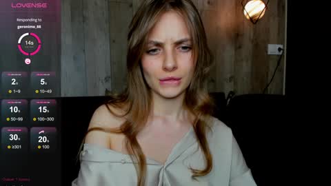 Snapshot of ju_lii chatting on 02/07/25, 05:29 Julia and Julia online show from 02/07/25, 05:29