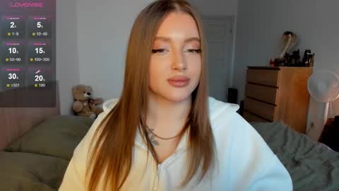 Snapshot of ju_lii chatting on 02/09/25, 01:56 Julia and Julia online show from 02/09/25, 01:56