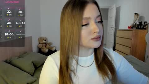 Snapshot of ju_lii chatting on 02/11/25, 02:35 Julia and Julia online show from 02/11/25, 02:35