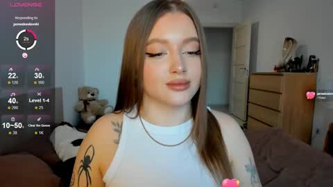 Snapshot of ju_lii chatting on 02/25/25, 02:33 Julia and Julia online show from 02/25/25, 02:33