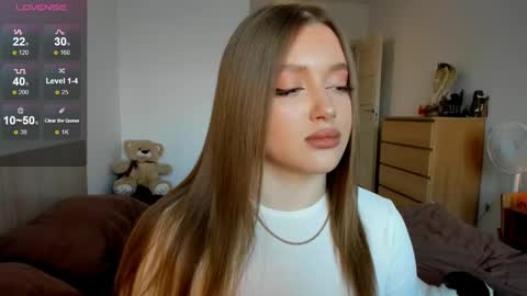 Snapshot of ju_lii chatting on 02/26/25, 02:03 Julia and Julia online show from 02/26/25, 02:03