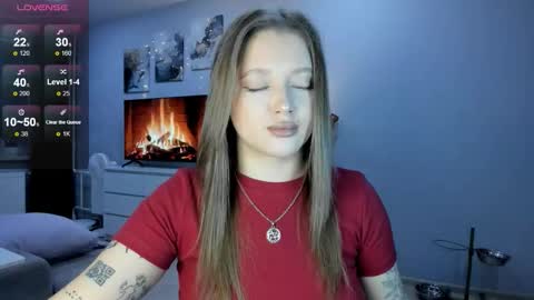 Snapshot of ju_lii chatting on 09/19/25, 03:13 Julia and Julia online show from 09/19/25, 03:13