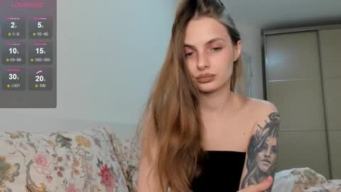 Snapshot of ju_lii chatting on 10/11/25, 10:03 Julia and Julia online show from 10/11/25, 10:03