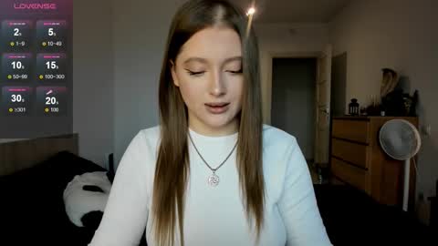 Snapshot of ju_lii chatting on 10/31/25, 01:01 Julia and Julia online show from 10/31/25, 01:01