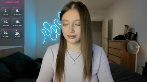 Snapshot of ju_lii chatting on 11/11/25, 01:22 Julia and Julia online show from 11/11/25, 01:22