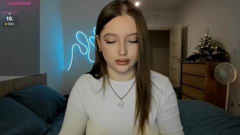 Snapshot of ju_lii chatting on 12/15/25, 01:37 Julia and Julia online show from 12/15/25, 01:37