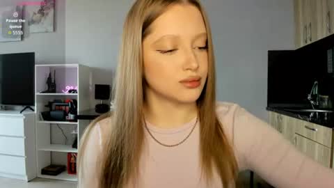 Snapshot of ju_lii chatting on 07/01/26, 10:28 Julia and Julia online show from 07/01/26, 10:28