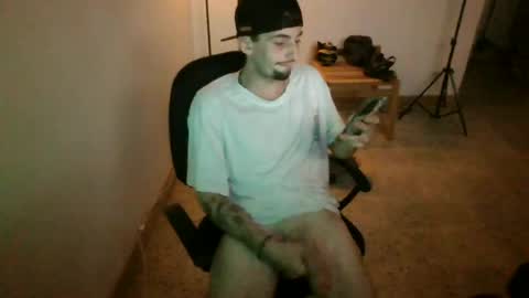 Snapshot of juan235665 chatting on 06/23/26, 02:20 juan235665 online show from 06/23/26, 02:20