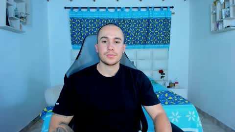 Snapshot of juan__jimenez chatting on 01/25/25, 11:43 Juan online show from 01/25/25, 11:43