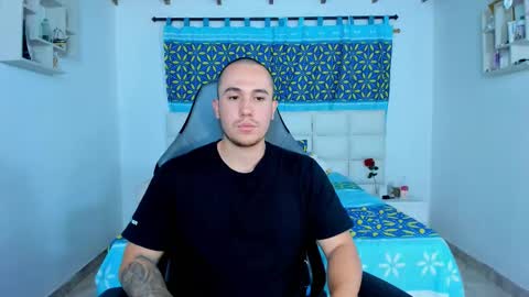 Snapshot of juan__jimenez chatting on 01/26/25, 11:18 Juan online show from 01/26/25, 11:18