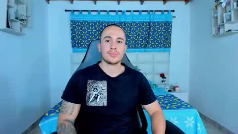 Snapshot of juan__jimenez chatting on 01/29/25, 04:36 Juan online show from 01/29/25, 04:36