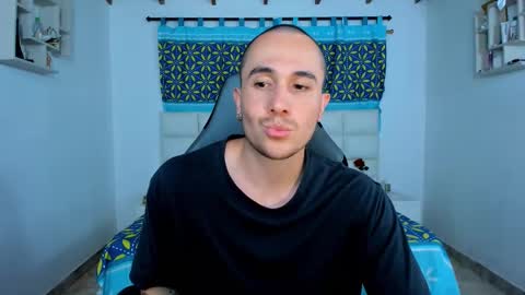 Snapshot of juan__jimenez chatting on 02/10/25, 04:19 Juan online show from 02/10/25, 04:19