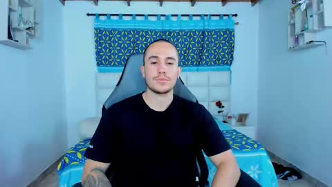 Snapshot of juan__jimenez chatting on 02/18/25, 12:37 Juan online show from 02/18/25, 12:37